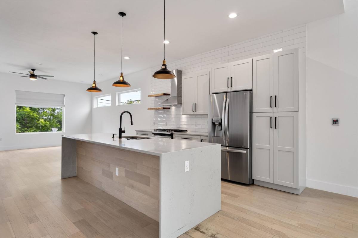 Condo for rent at 4712 Reyes St, Austin, TX 78721