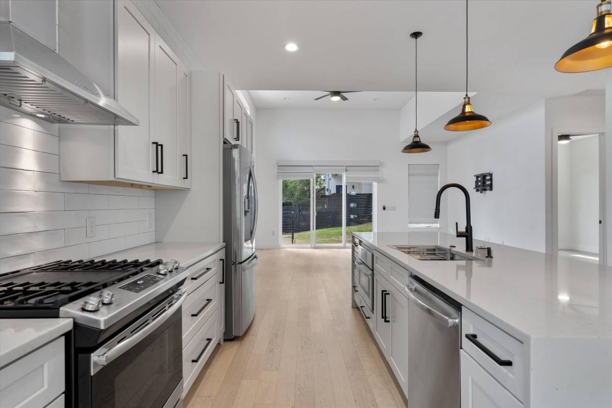 Condo for rent at 4712 Reyes St, Austin, TX 78721