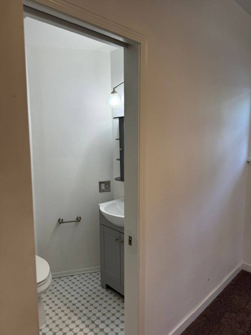Townhouse for rent at 819 Taylor St #1, Medford, OR 97501
