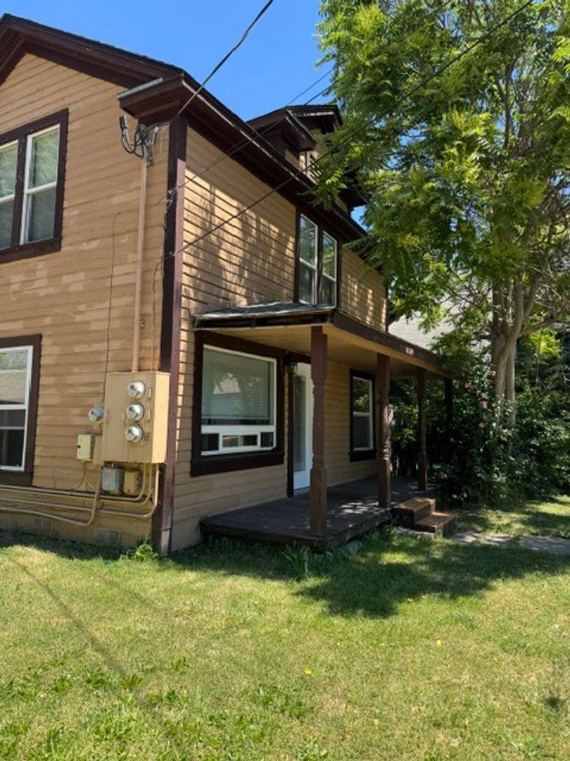 Townhouse for rent at 819 Taylor St #1, Medford, OR 97501