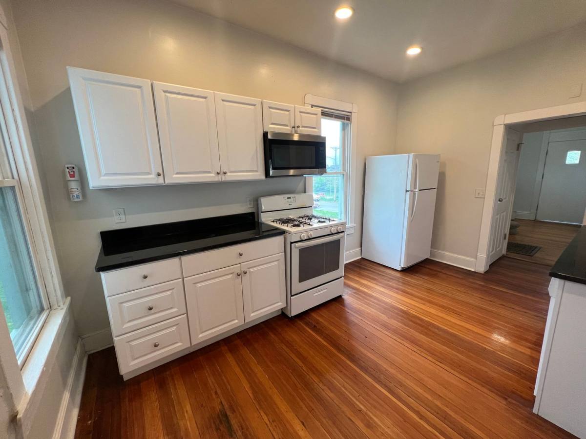 House for rent at 542 S 29th St, Omaha, NE 68105