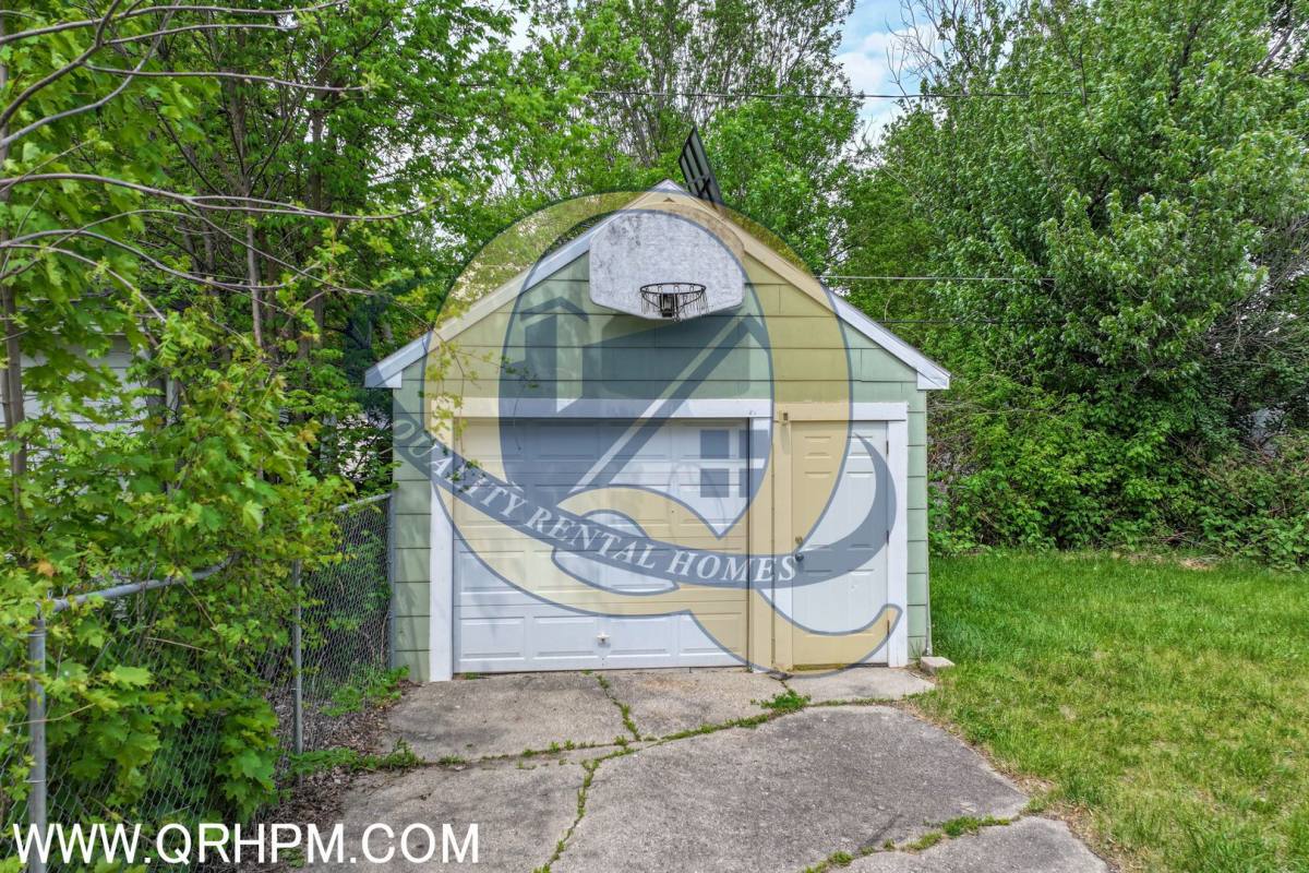 House for rent at 2544 Tyrone St, Flint, MI 48504