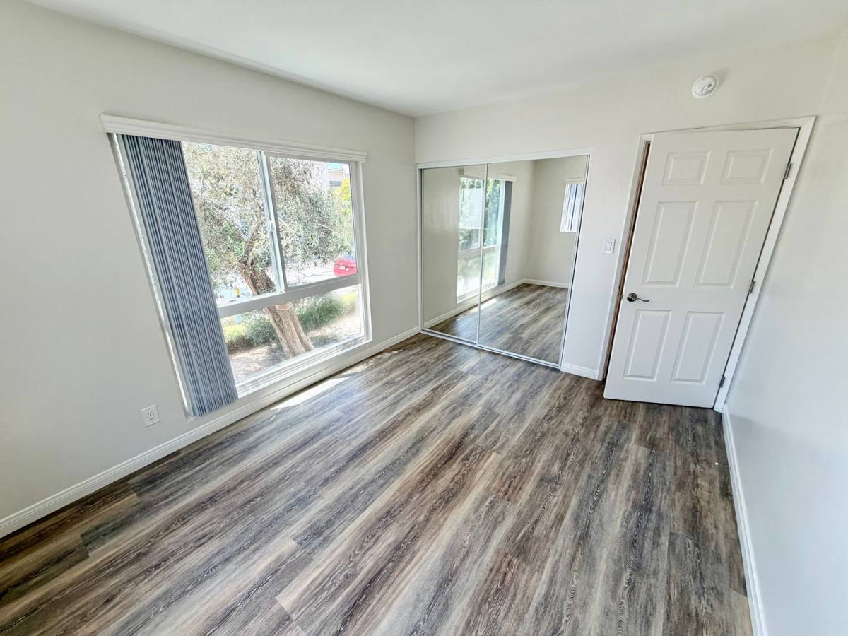 Apartment for rent at 515 Ave G, Redondo Beach, CA 90277