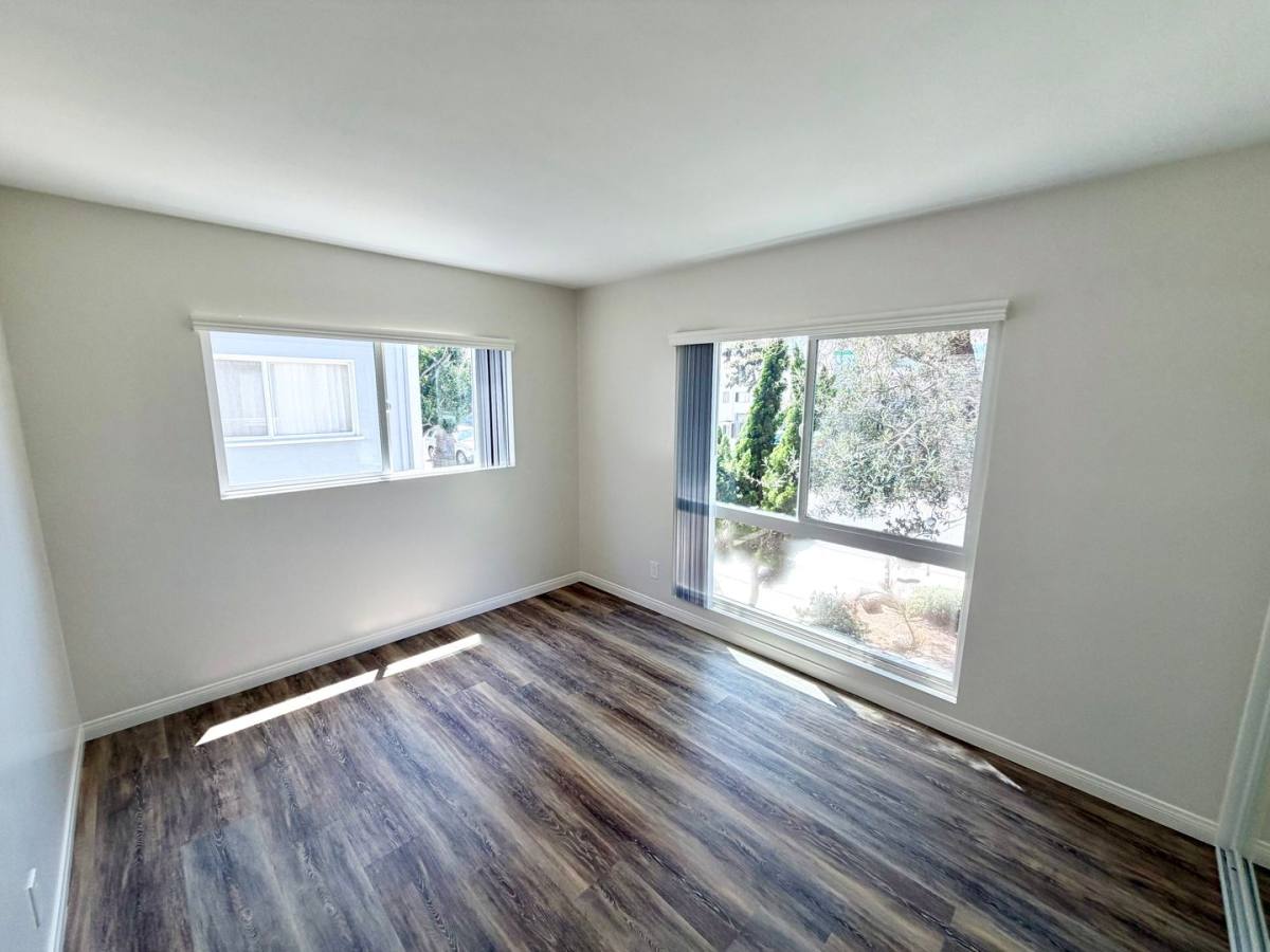 Apartment for rent at 515 Ave G, Redondo Beach, CA 90277