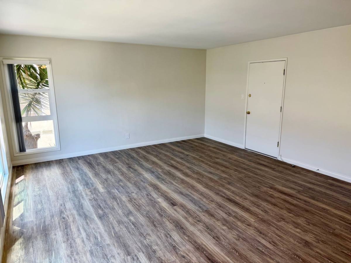 Apartment for rent at 515 Ave G, Redondo Beach, CA 90277
