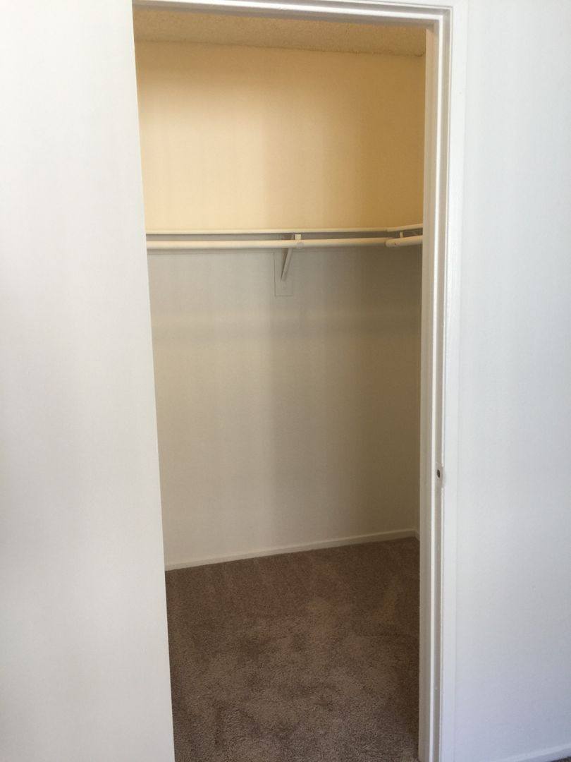 Apartment for rent at 380 N Catalina Ave, Pasadena, CA 91106