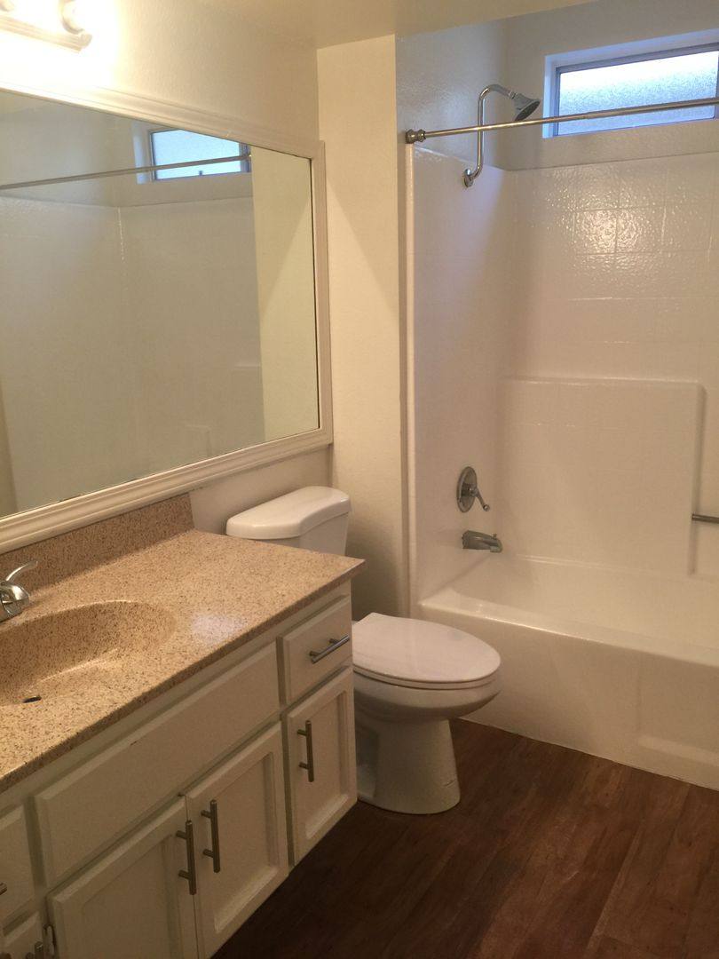 Apartment for rent at 380 N Catalina Ave, Pasadena, CA 91106