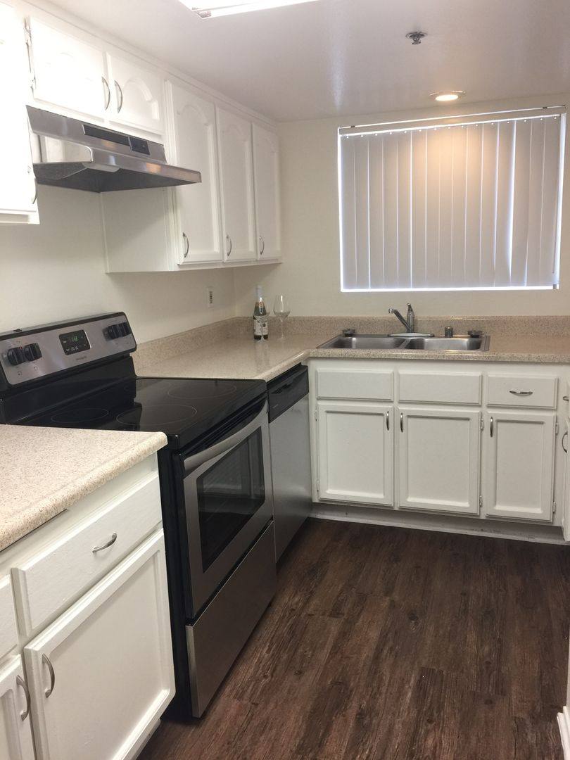 Apartment for rent at 380 N Catalina Ave, Pasadena, CA 91106