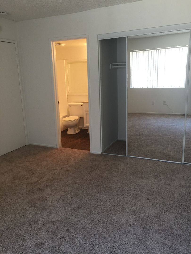 Apartment for rent at 380 N Catalina Ave, Pasadena, CA 91106