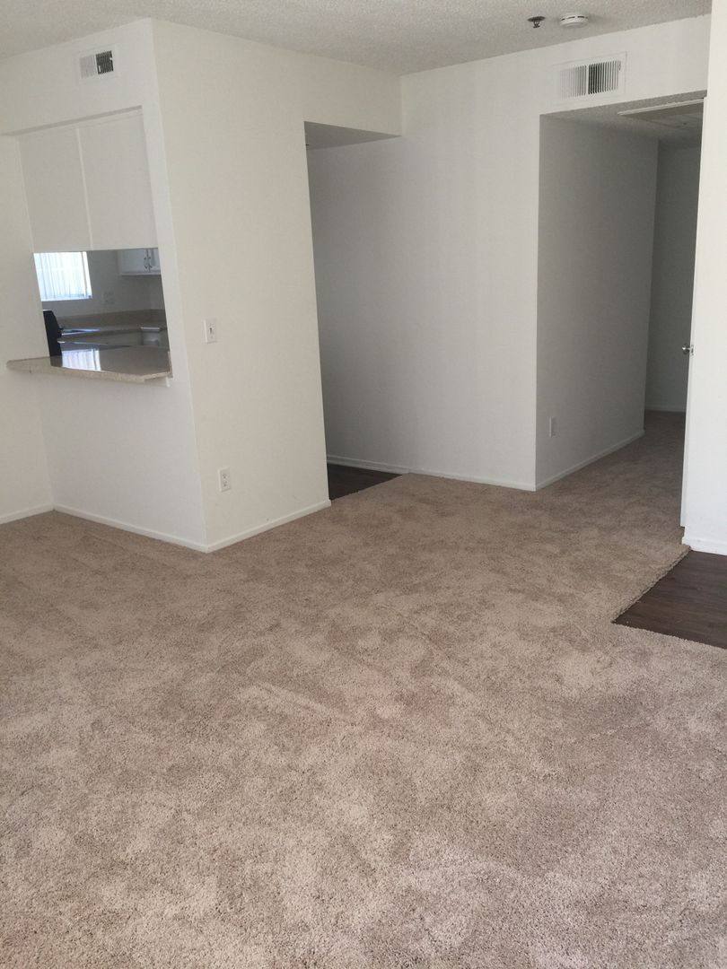 Apartment for rent at 380 N Catalina Ave, Pasadena, CA 91106