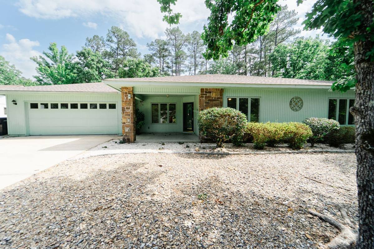 House for rent at 4 Lopez Circle, Hot Springs Village, AR 71909