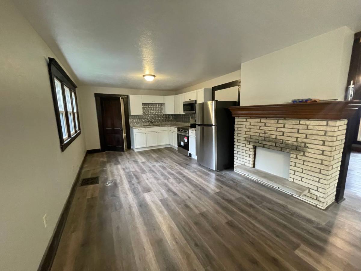 Apartment for rent at 912 W Pike St, Crawfordsville, IN 47933