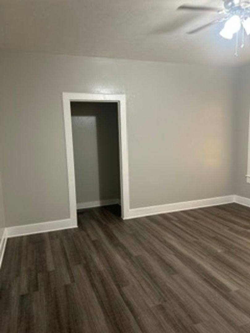 Apartment for rent at 923 Sunset Ave, Dallas, TX 75208