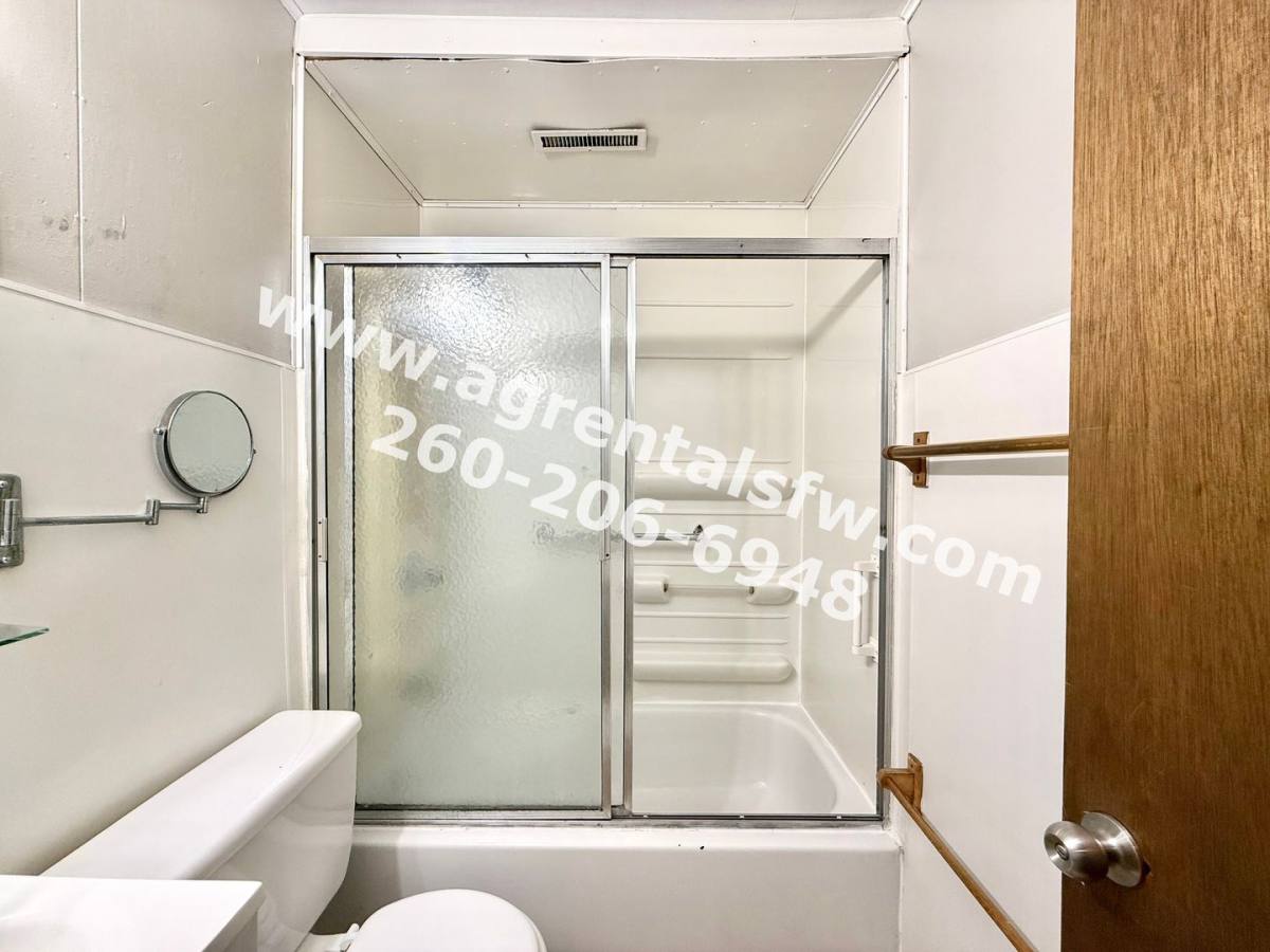 House for rent at 1730 Scotsdale Dr, Fort Wayne, IN 46819