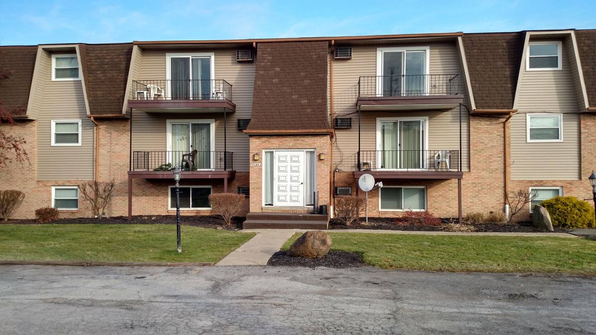 Apartment for rent at 7125 Locust Ave, Youngstown, OH 44512