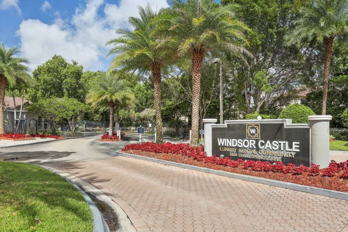 Townhouse for rent at 3400 Coral Springs Dr, Coral Springs, FL 33065