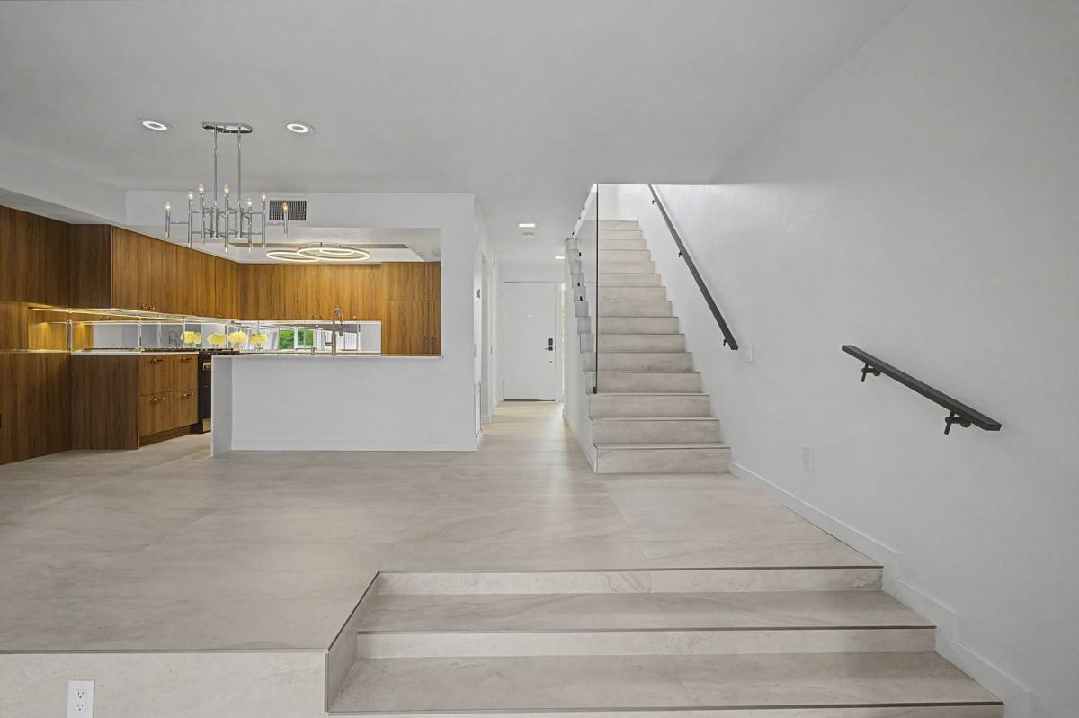Condo for rent at 157 Calle Bravo, Palm Springs, CA 92264