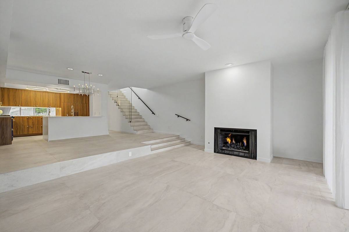 Condo for rent at 157 Calle Bravo, Palm Springs, CA 92264