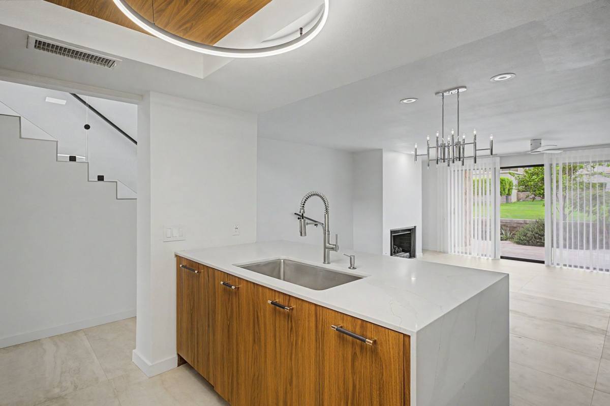 Condo for rent at 157 Calle Bravo, Palm Springs, CA 92264