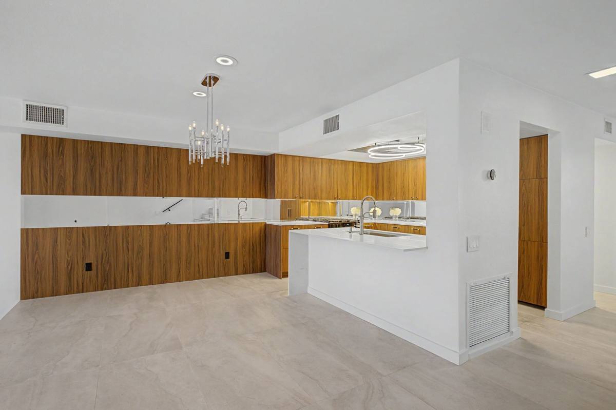 Condo for rent at 157 Calle Bravo, Palm Springs, CA 92264