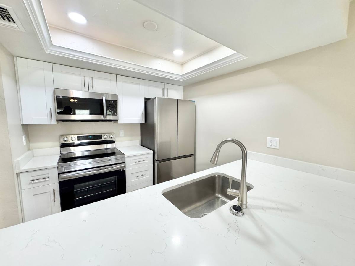 Condo for rent at 1440 Wildwood Lakes Blvd, Naples, FL 34104