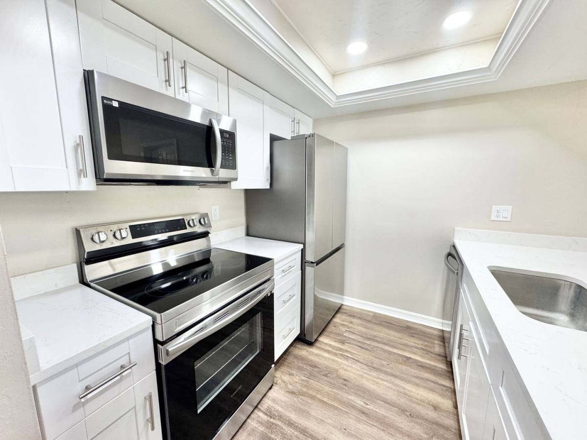 Condo for rent at 1440 Wildwood Lakes Blvd, Naples, FL 34104