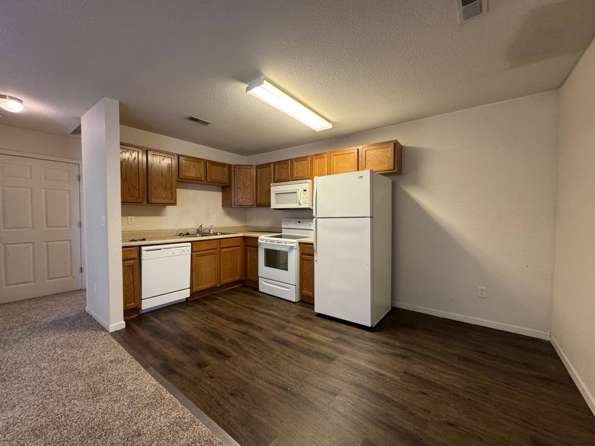 Apartment for rent at 16831 Hunters Ridge, Saint Robert, MO 65584