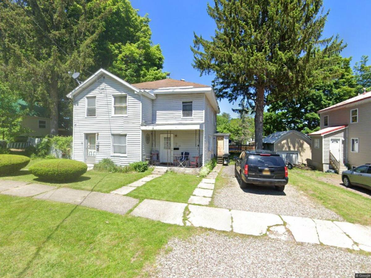 Apartment for rent at 513-515 Utica St, Fulton, NY 13069