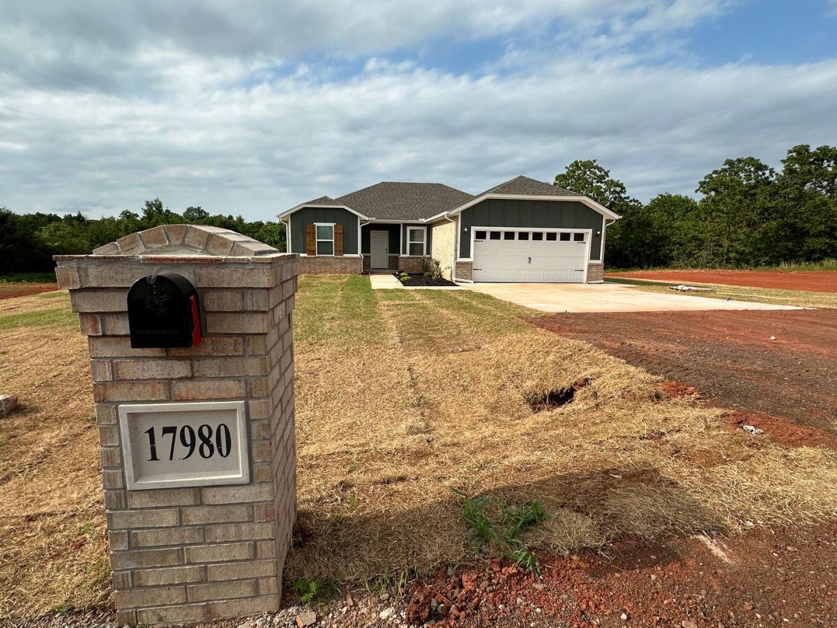 House for rent at 17980 Lantana Loop, Newalla, OK 74857