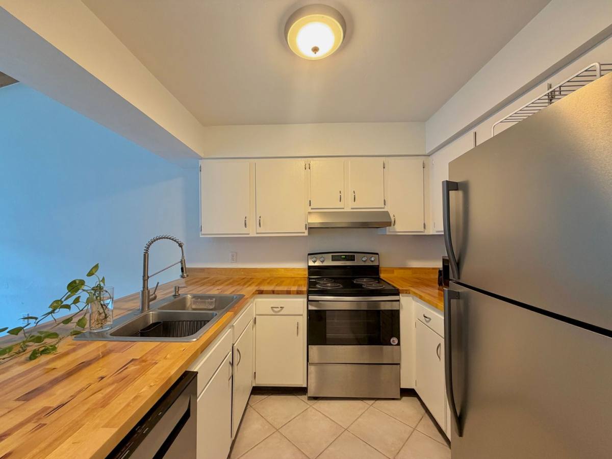 Townhouse for rent at 4356 SW 21st Lane, Gainesville, FL 32607