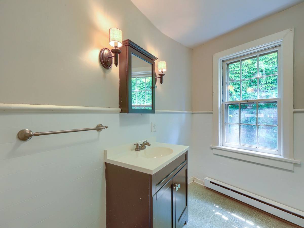 Townhouse for rent at 107 S St, Harrisburg, PA 17101