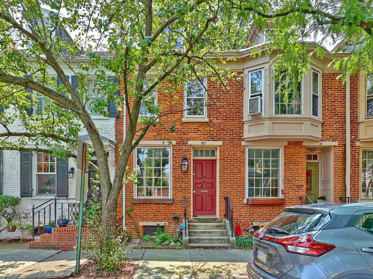 Townhouse for rent at 107 S St, Harrisburg, PA 17101