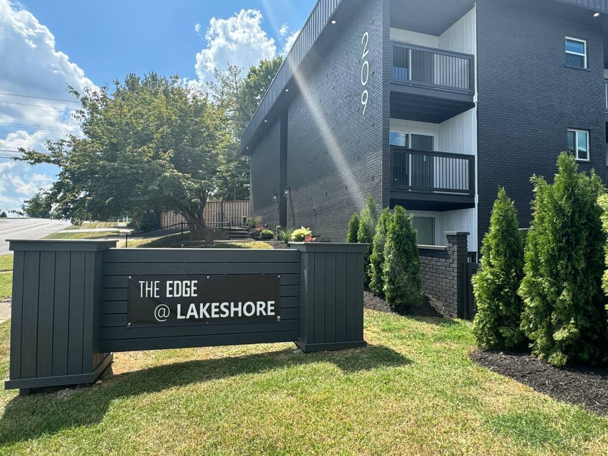 Apartment for rent at 201 Lakeshore Dr, Lexington, KY 40502