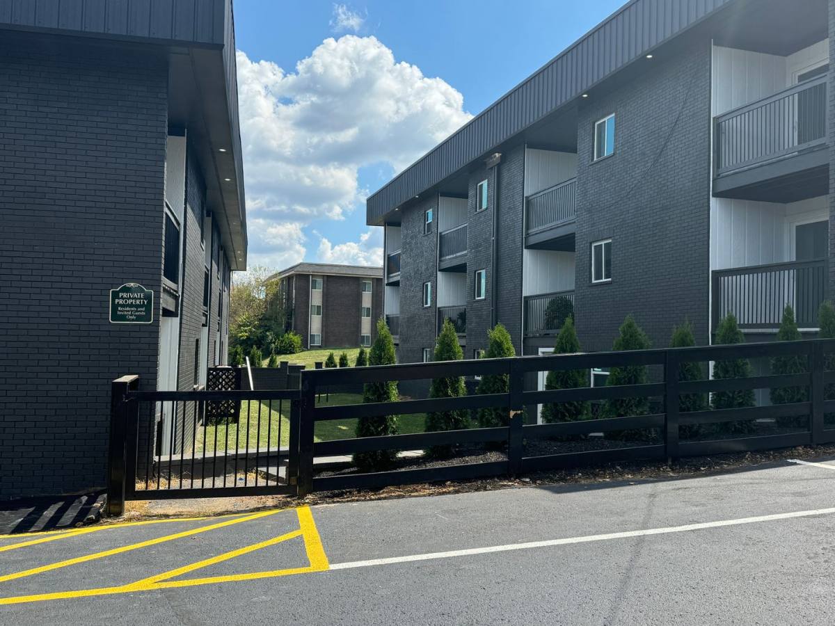 Apartment for rent at 201 Lakeshore Dr, Lexington, KY 40502