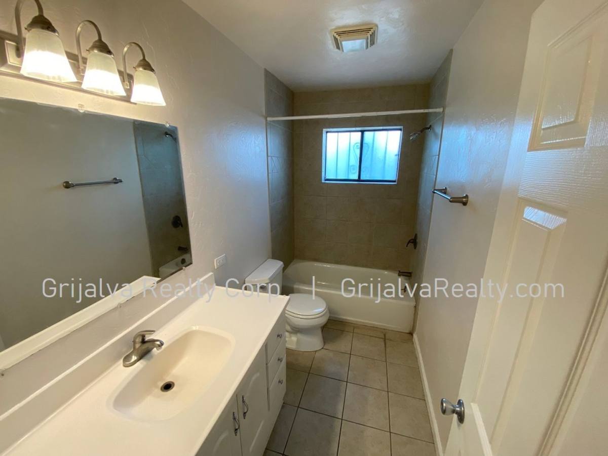 Townhouse for rent at 1546 E 8th St, Tucson, AZ 85719