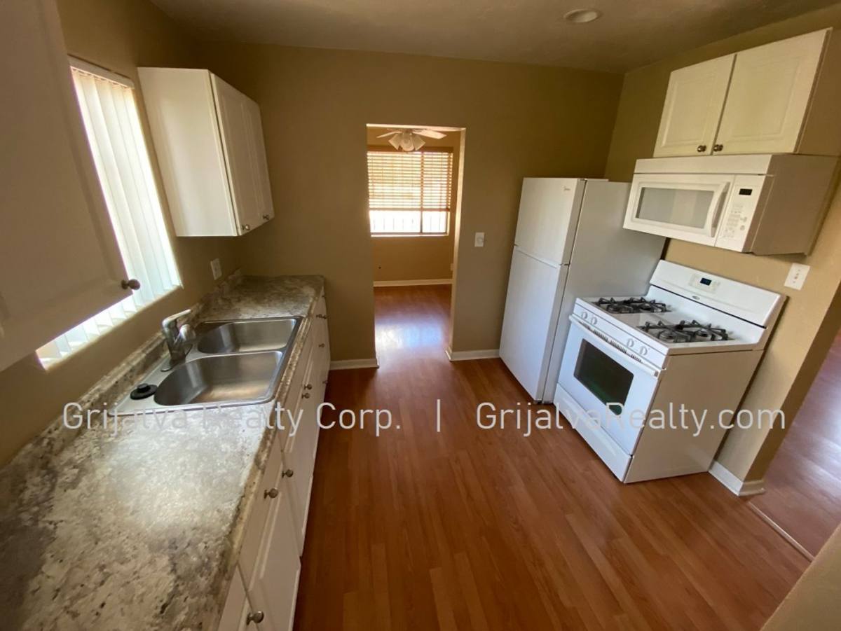 Townhouse for rent at 1546 E 8th St, Tucson, AZ 85719