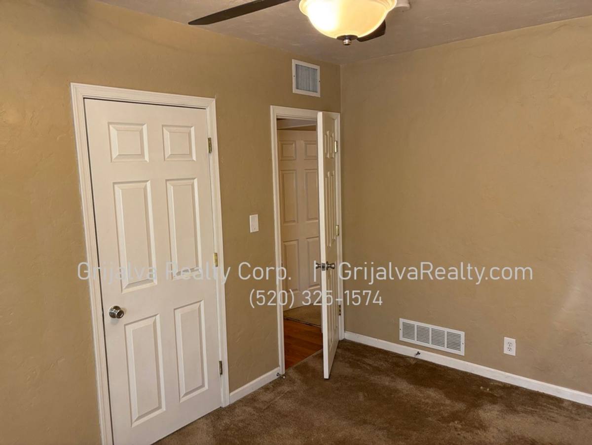 Townhouse for rent at 1546 E 8th St, Tucson, AZ 85719
