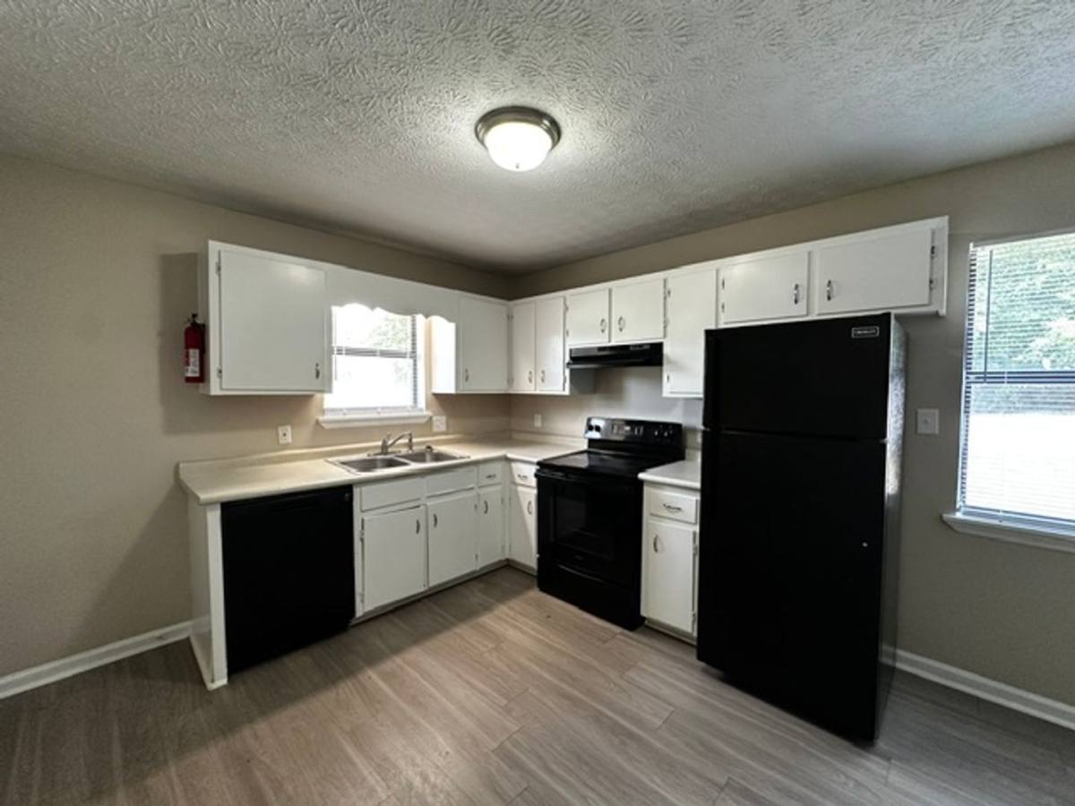 Apartment for rent at 200 Michele Dr, Athens, GA 30606