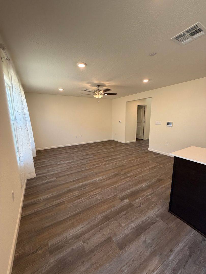 House for rent at 1902 Oak Meadow Court, Tulare, CA 93274