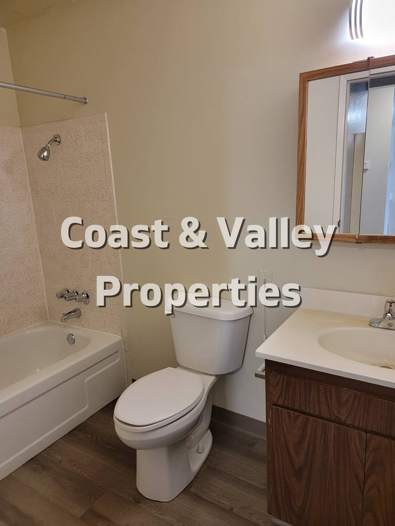 Apartment for rent at 1114 Parkside St, Salinas, CA 93906