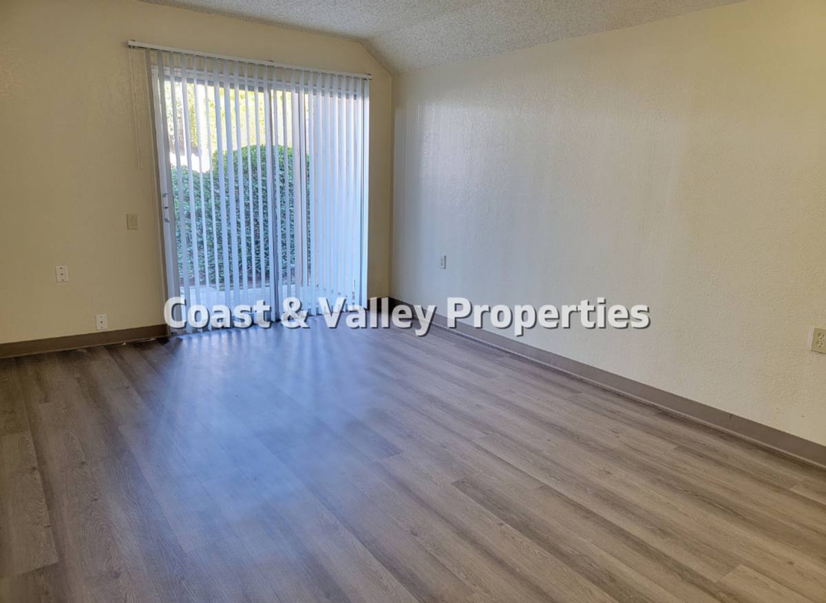 Apartment for rent at 1114 Parkside St, Salinas, CA 93906