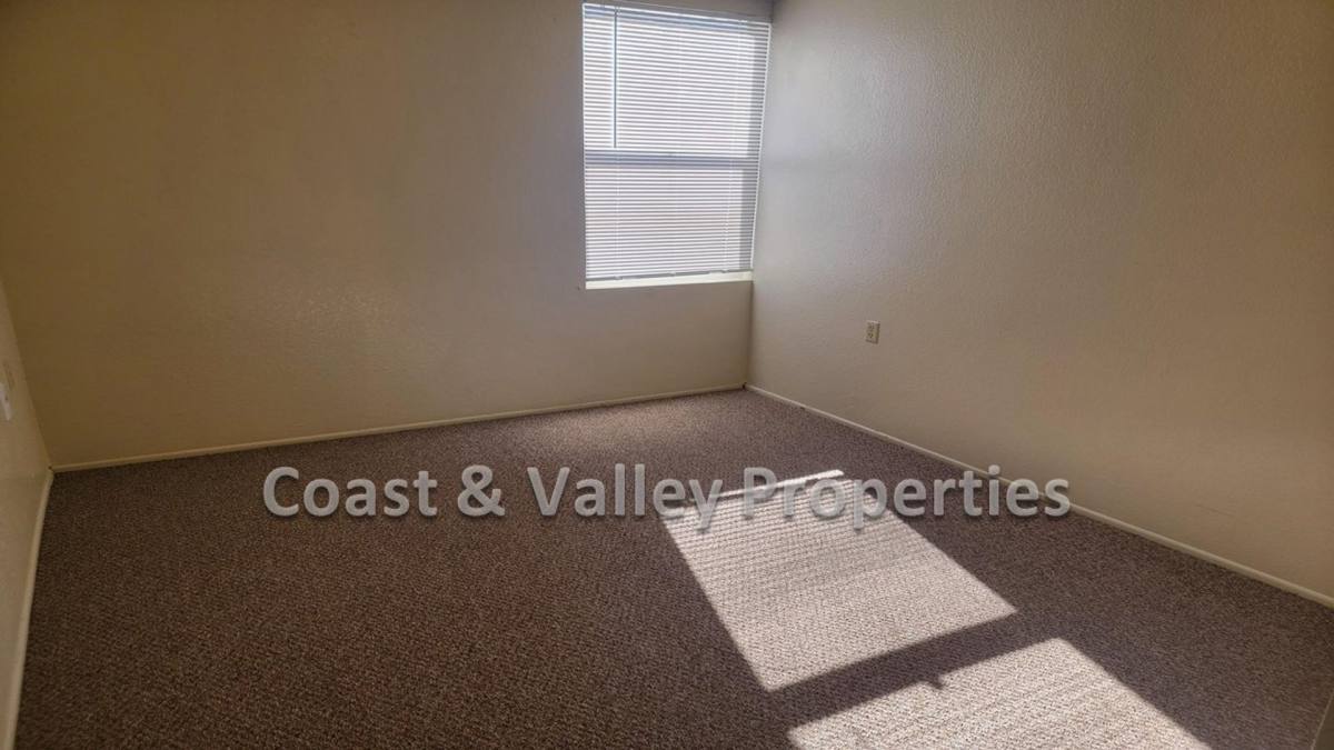 Apartment for rent at 1114 Parkside St, Salinas, CA 93906