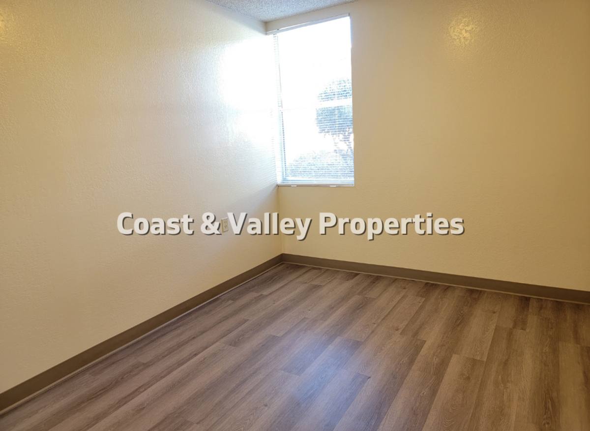 Apartment for rent at 1114 Parkside St, Salinas, CA 93906