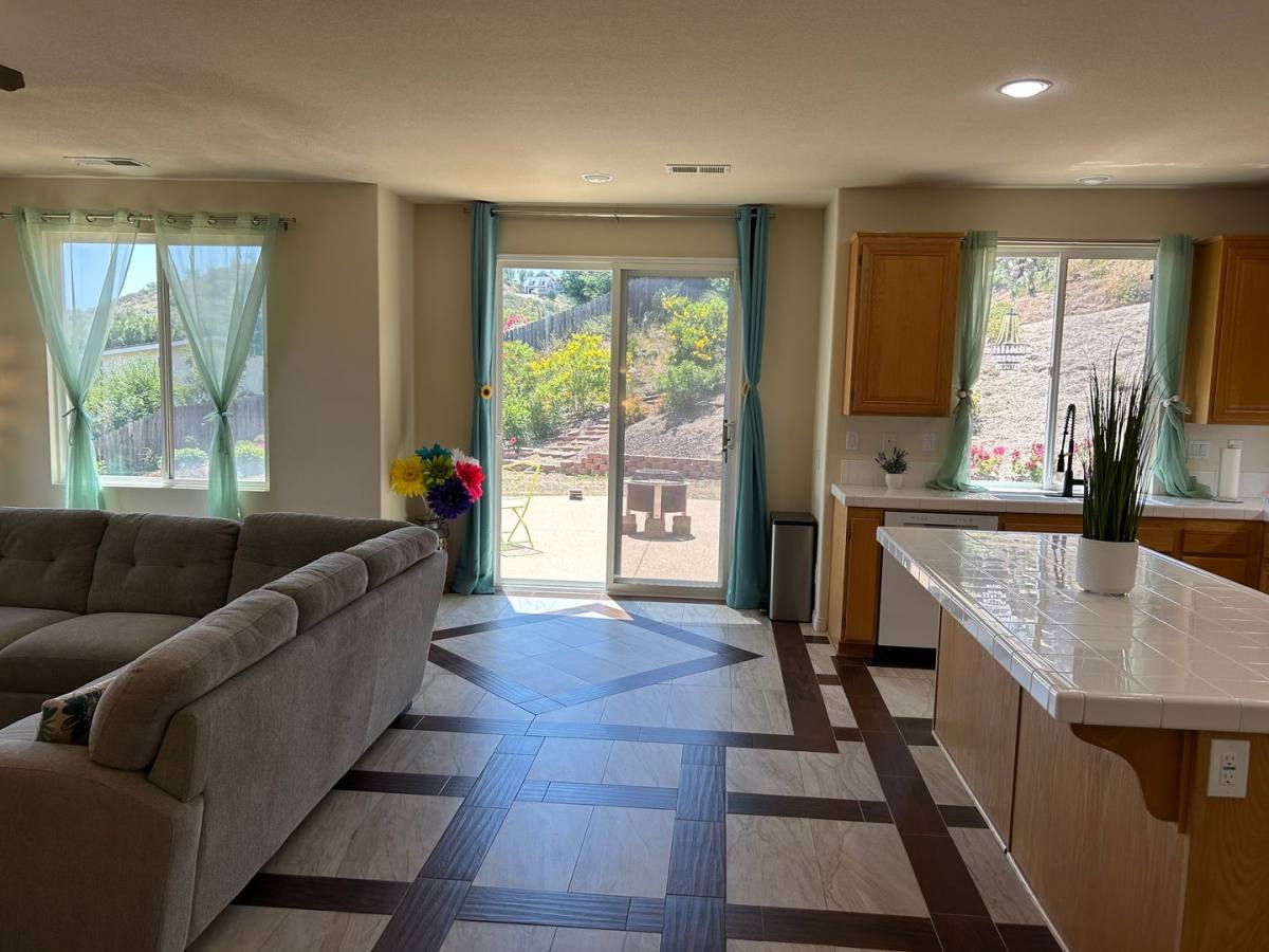 House for rent at 1651 Daybreak Place, Escondido, CA 92027