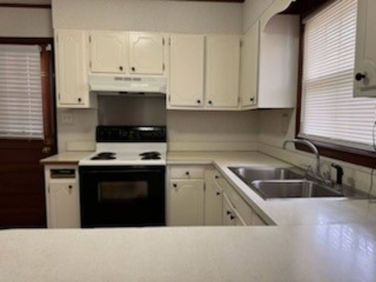 House for rent at 338 Summer Hill Rd, Fayetteville, NC 28303