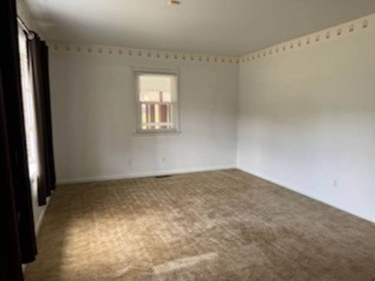 House for rent at 338 Summer Hill Rd, Fayetteville, NC 28303