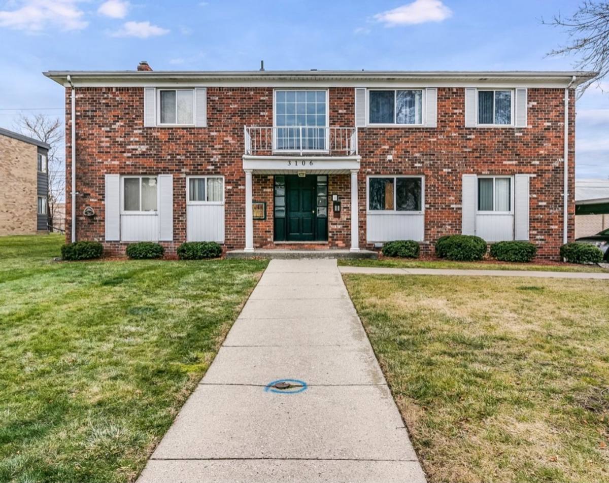 Apartment for rent at 3106 Holiday Dr, Lansing, MI 48912