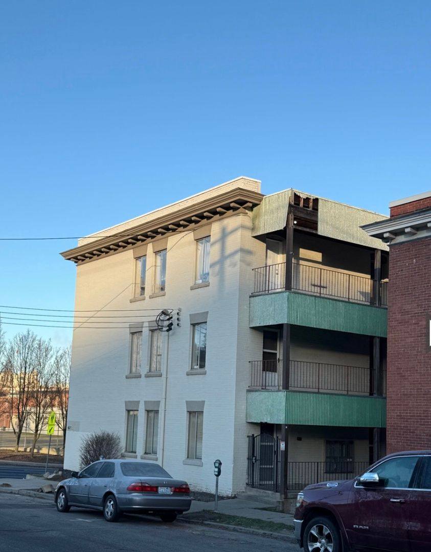Apartment for rent at 425 S Washington, Spokane, WA 99205