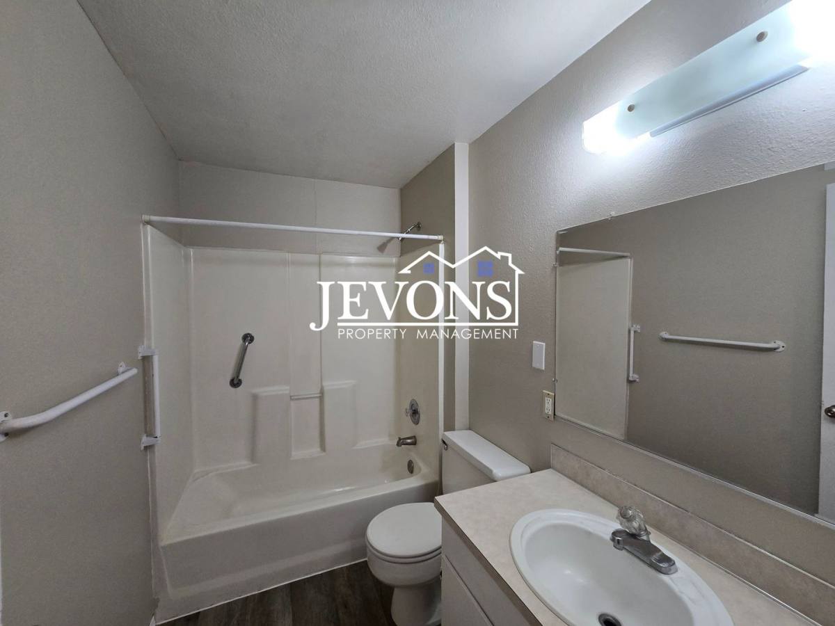 Apartment for rent at 406 S 60th Ave, Yakima, WA 98908