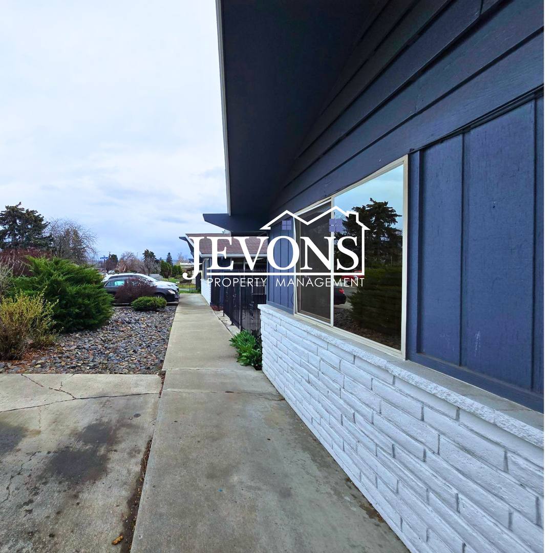 Apartment for rent at 406 S 60th Ave, Yakima, WA 98908